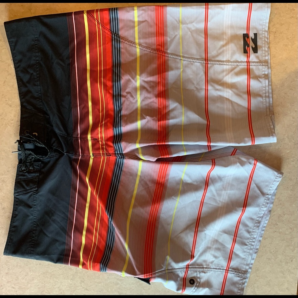 Mens Billabong board shorts size 38